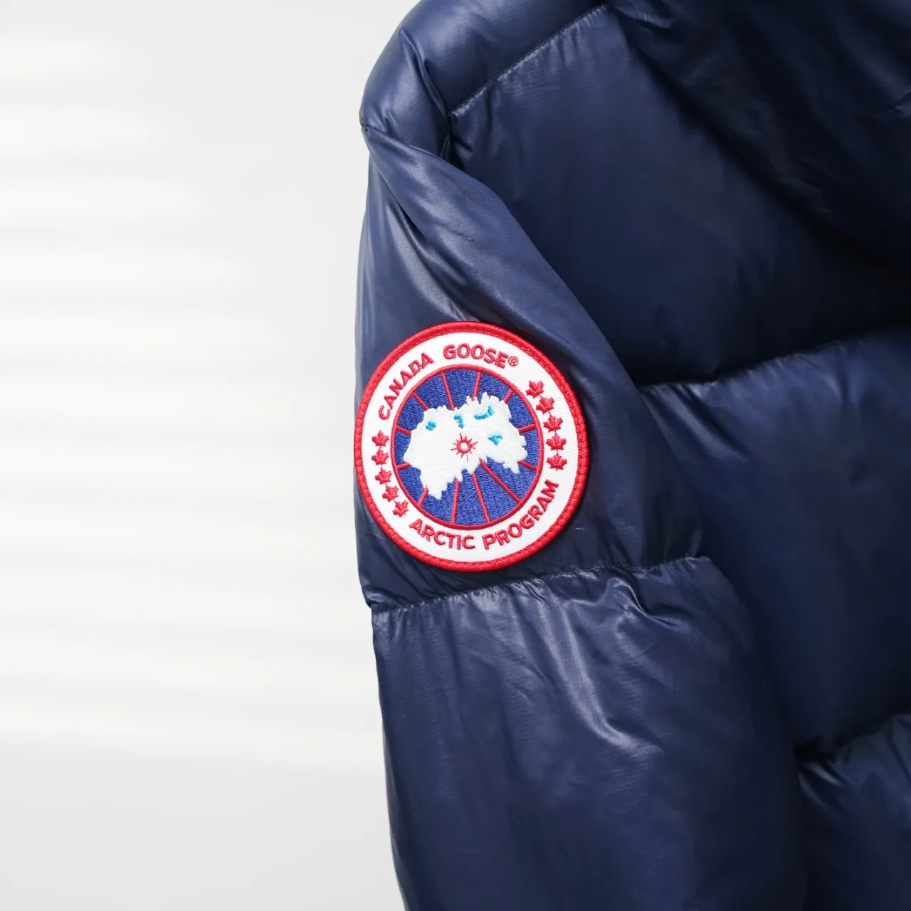 P740 CANADA GOOSE丨Canada Goose 2252 Puff Hooded Down Jacket Color: Dark Blue Red Size: XS-XXL